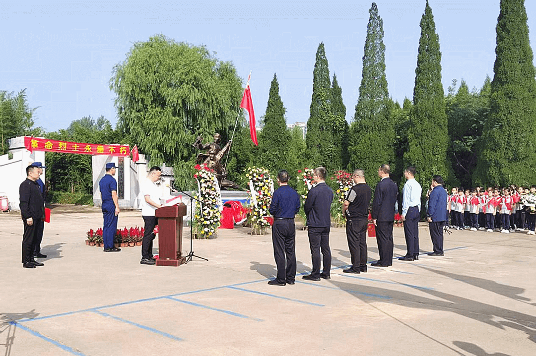 临沂高都小学少先队员参加罗庄区2025 年烈士纪念日公祭活动